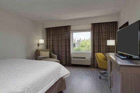 Hampton Inn Suites Miami Wynwood Design District - Image 41