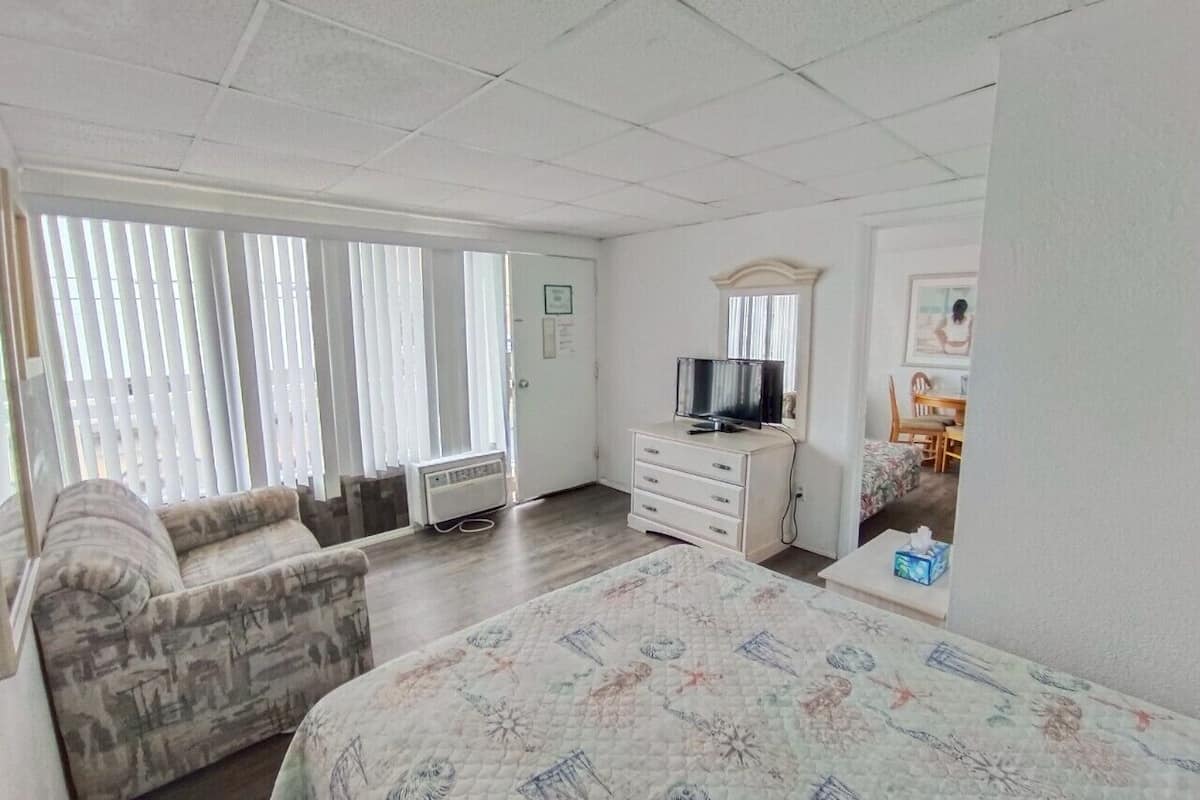 Chambre Standard, Plusieurs lits, cuisinette | 1 chambre, bureau, accĂšs au Wi-Fi (inclus), literie fournie