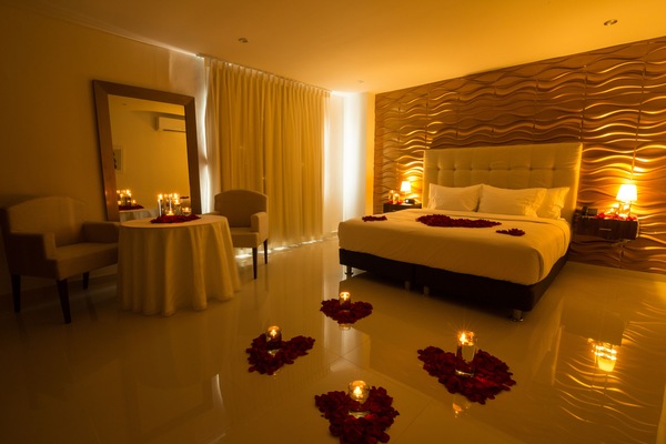 Standard Double Room | Room service - dining