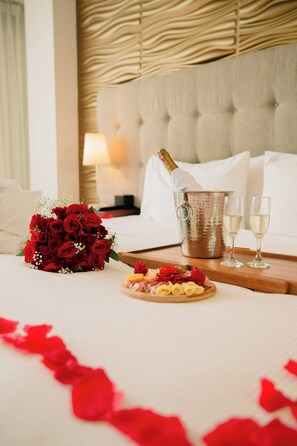 Standard Double Room | Premium bedding, minibar, in-room safe, iron/ironing board - Hotel Parque Del Sol (Montería)