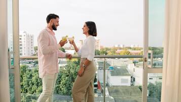 Habitación doble estándar | Ropa de cama de alta calidad y minibar