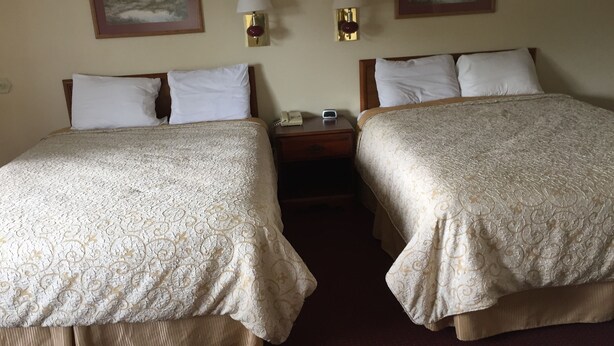 Unclassified image, 1 of 10, button - Hometown Inn (Morganfield)