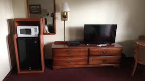 Unclassified image, 2 of 10, button - Hometown Inn (Morganfield)