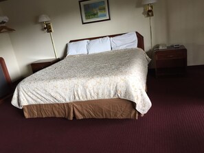 Free WiFi, bed sheets - Hometown Inn (Morganfield)