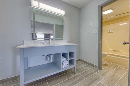 Desk, iron/ironing board, free WiFi, bed sheets. Americas Best Value Inn Stearns