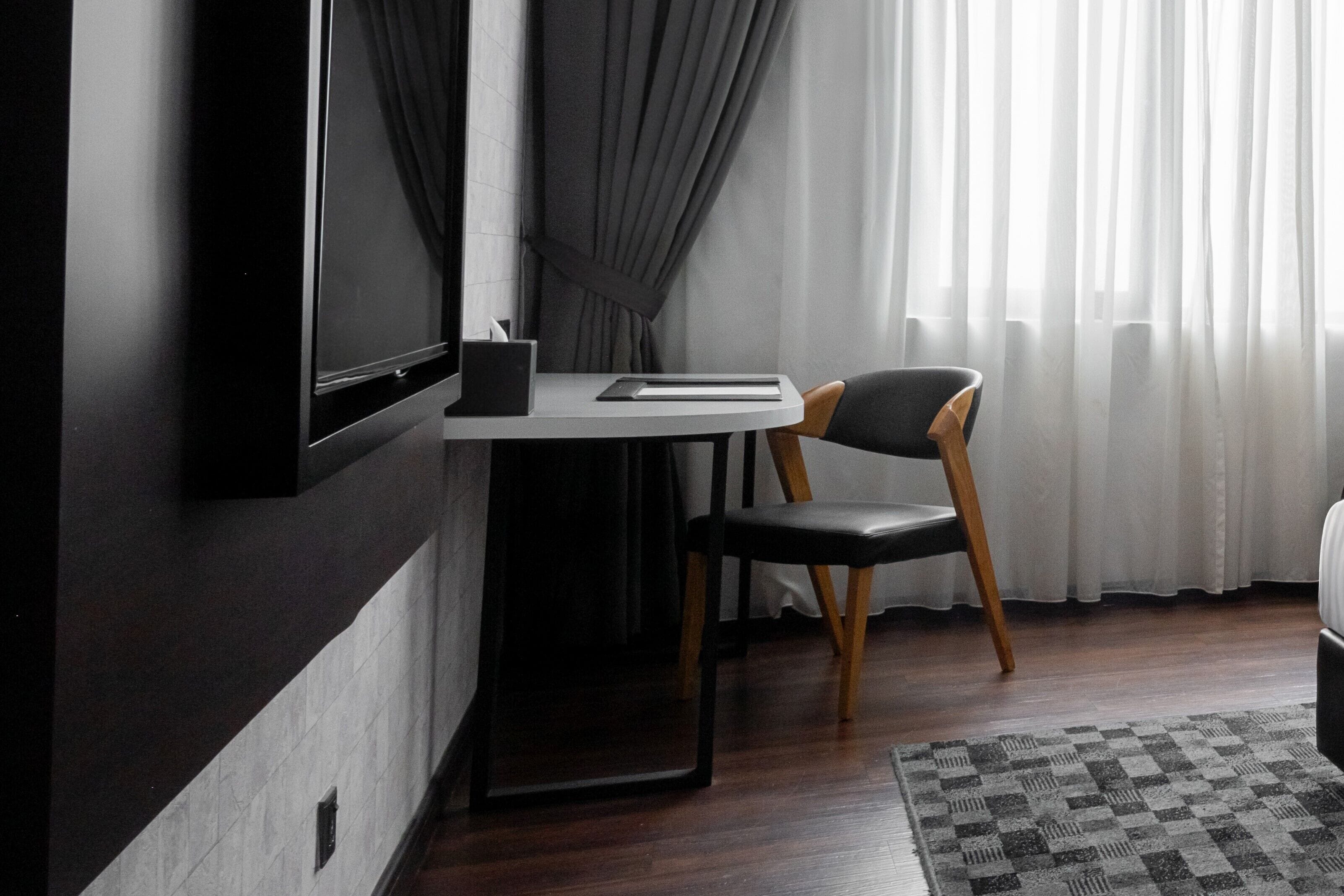 premier room | 1 bedroom, free minibar, in-room safe, desk