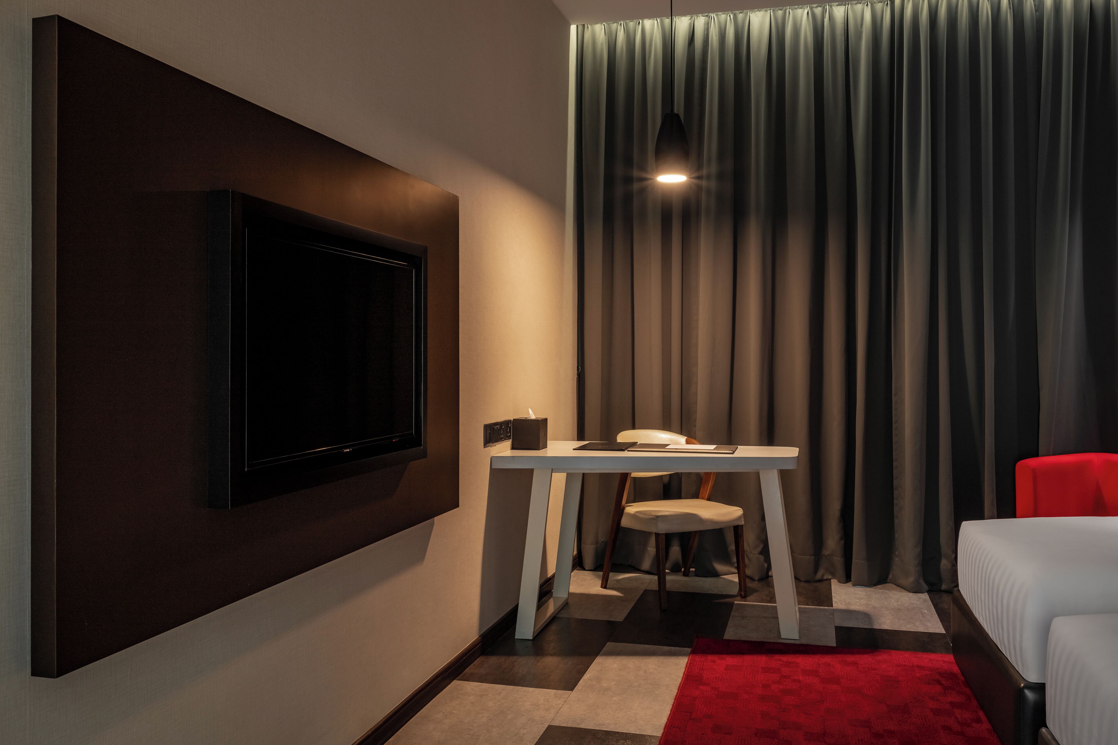 deluxe room | 1 bedroom, free minibar, in-room safe, desk