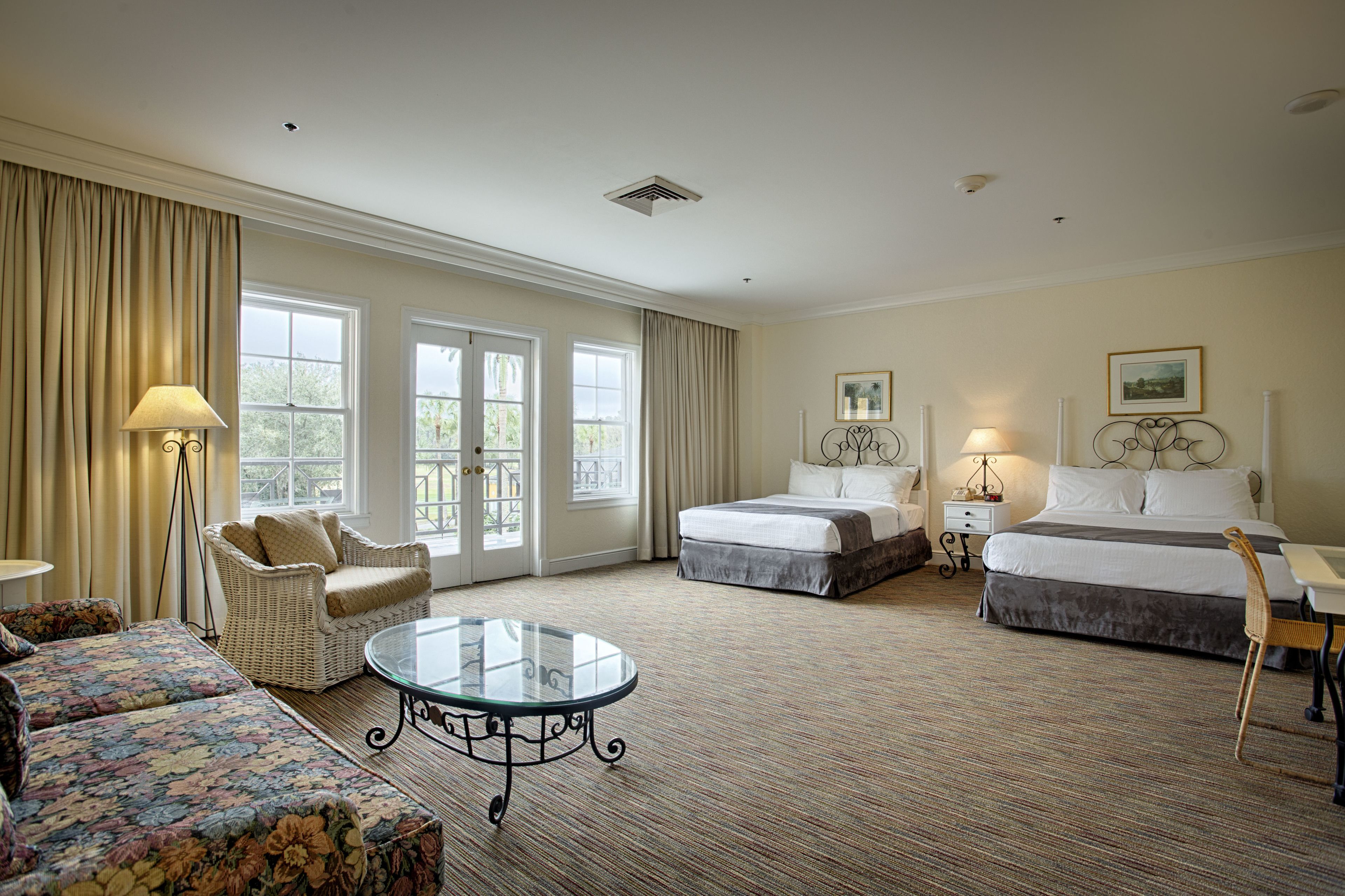 standard suite, 2 queen beds | living area | flat-screen tv