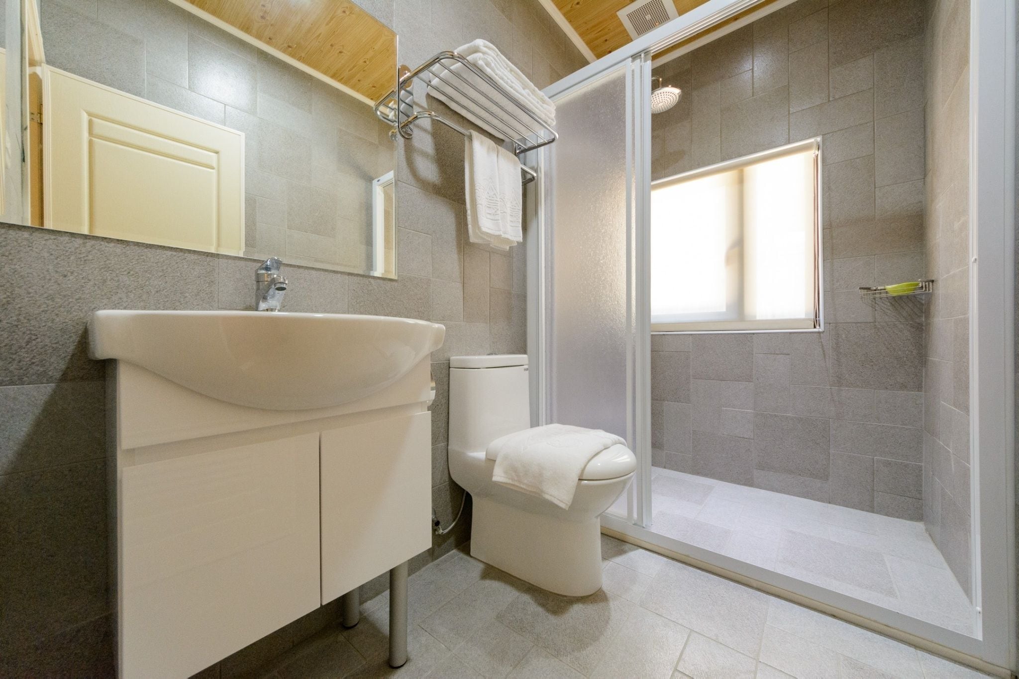 exclusive suite, 1 bedroom | bathroom | shower, rainfall showerhead, hair dryer, slippers