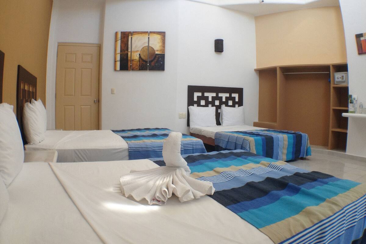 Habitación familiar | Caja fuerte, tabla de planchar con plancha, wifi gratis