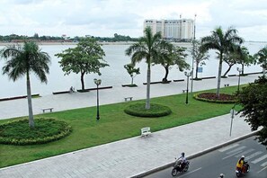 Deluxe-Doppelzimmer, 1 Schlafzimmer | Minibar, Zimmersafe, Schreibtisch, kostenloses WLAN