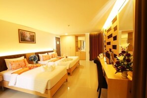 Grand View | โต๊ะทำงาน, Wi-Fi ฟรี