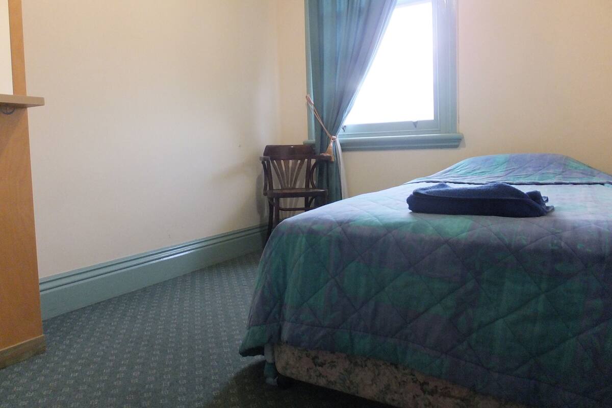 Traditional Single Room, Shared Bathroom | Bed sheets