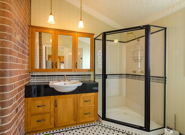 The Apartment, Private Bathroom | Bathroom | Free toiletries, towels, soap, shampoo