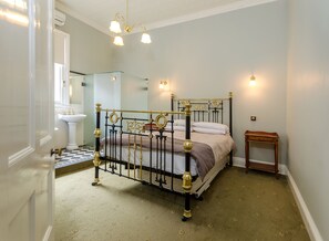 Suite (Princess, Private Bathroom) | Kameruitzicht