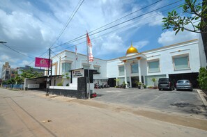Front of property - Grand Malaka Ethical Hotel (Palembang)