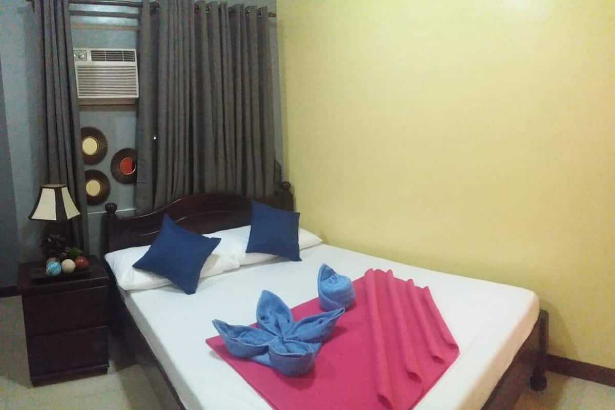 Desk, free WiFi, bed sheets