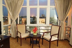 Habitació Deluxe | Sala d'estar | Televisor