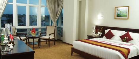 Suite | Minibar, Zimmersafe, Schreibtisch, Verdunkelungsvorhänge