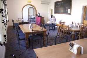 Mittagessen und Abendessen, moderne, europĂ€ische KĂŒche