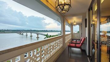 Familien-Suite, Flussblick | Blick vom Balkon