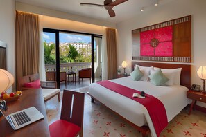 미니바, 객실 내 금고, 책상, 암막 커튼