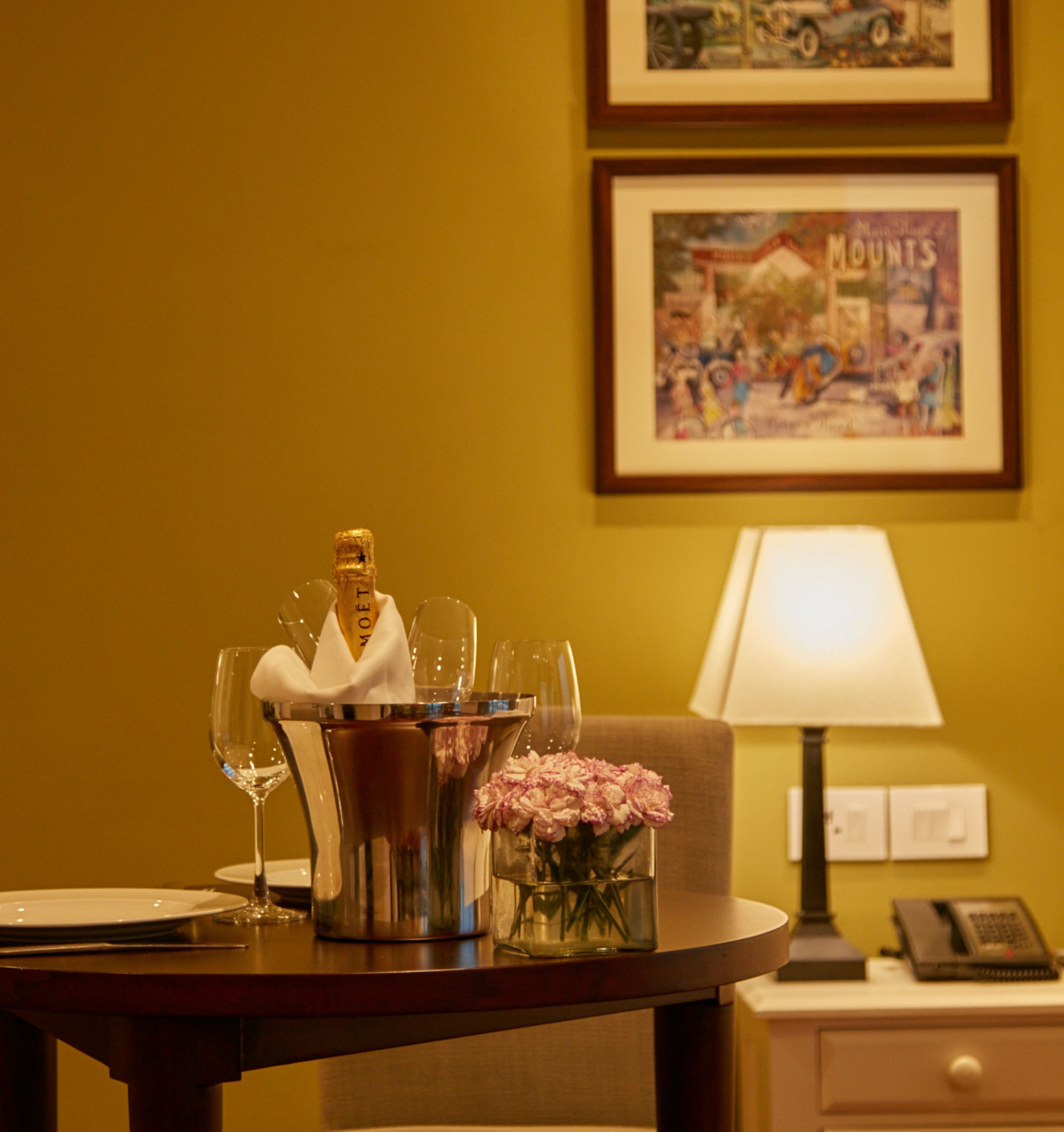 loft | premium bedding, minibar, in-room safe, desk