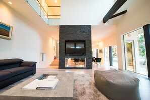 House, 3 Bedrooms, Non Smoking | Living room | LCD TV, fireplace, video-game console, DVD player - La Cachette (Hakodate)