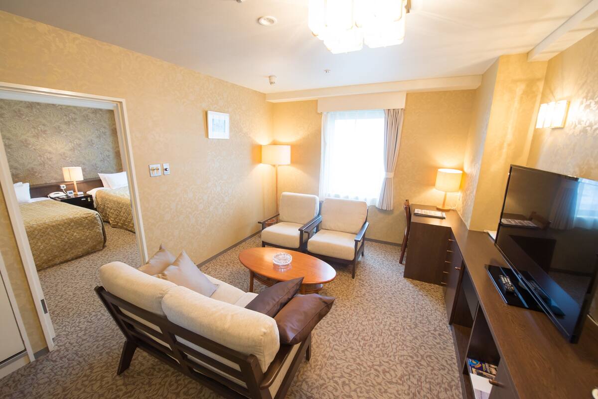 suite | 1 bedroom, desk, blackout curtains, iron/ironing board
