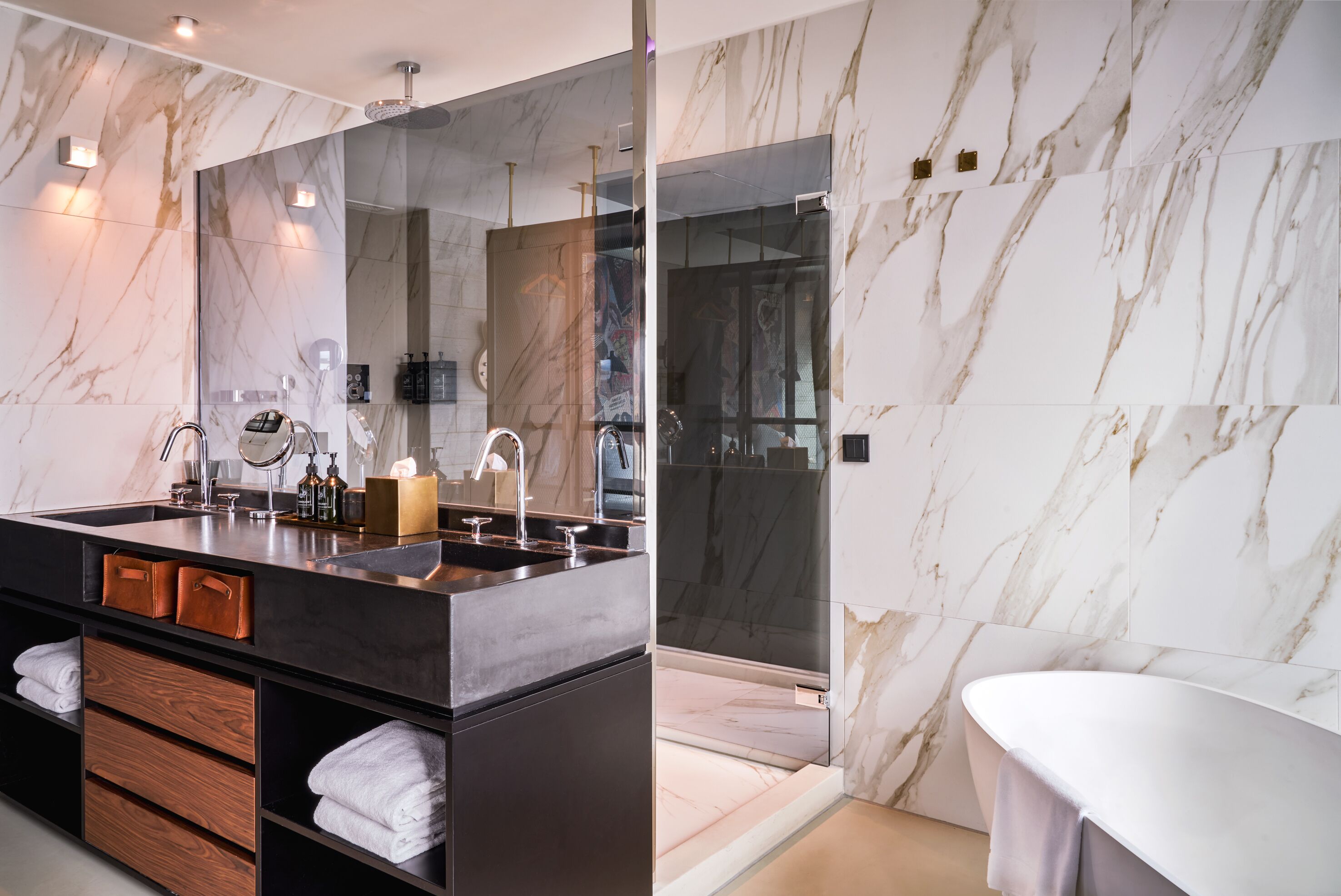 suite (sir) | bathroom | shower, rainfall showerhead, designer toiletries, hair dryer