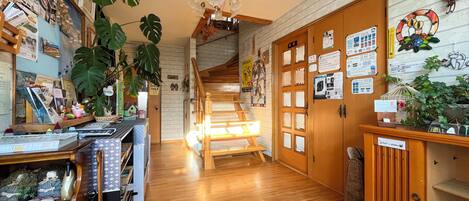 Pintu masuk interior