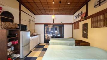 Free WiFi, bed sheets