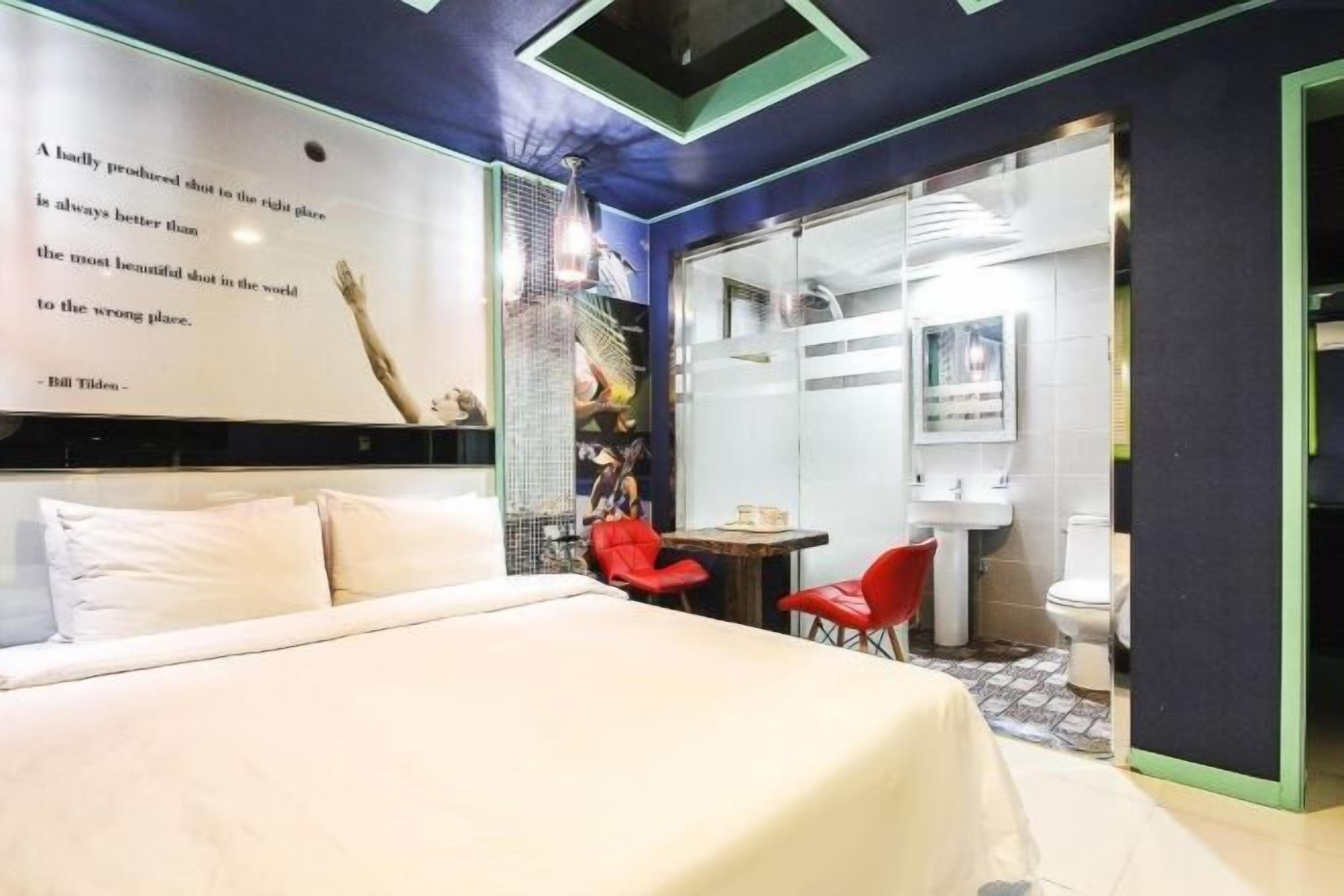 Luxe beddengoed, donsdekens, individueel gedecoreerd, gratis wifi