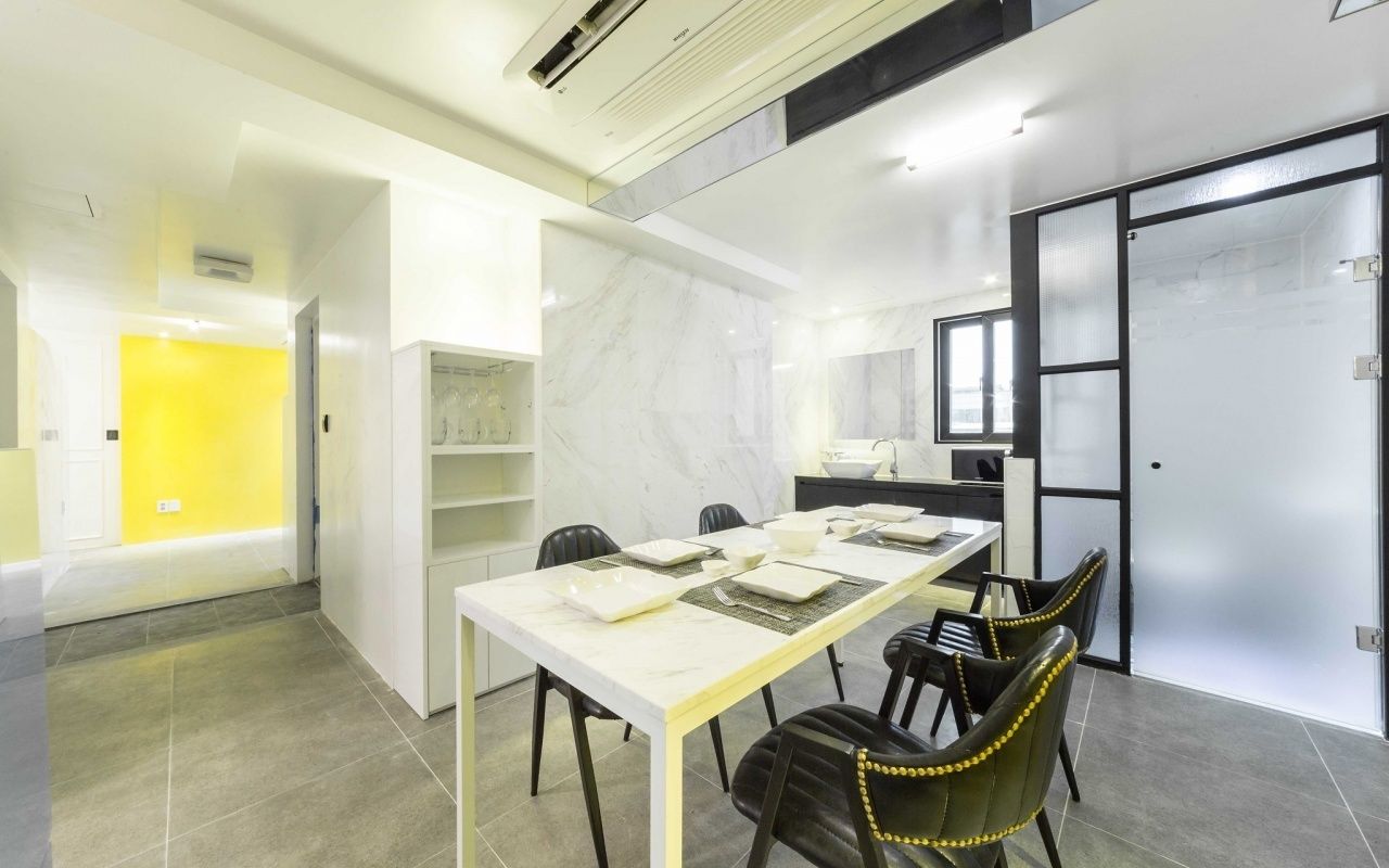 grand penthouse (netflix available) | in-room dining