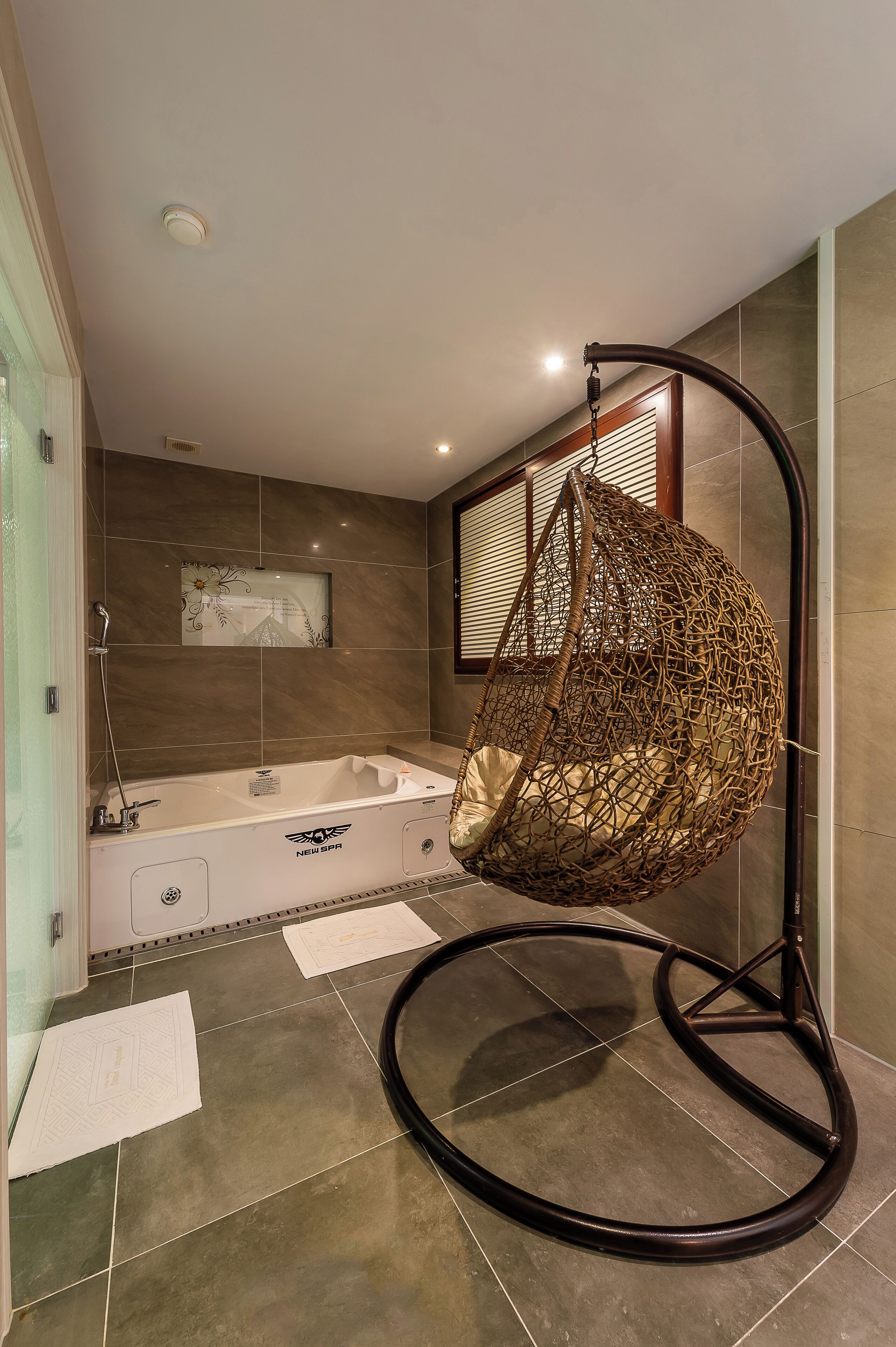 royal twin room | private spa tub