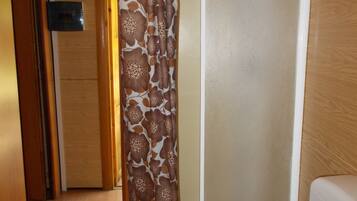 Quadruple Room, Private Bathroom | Bathroom shower