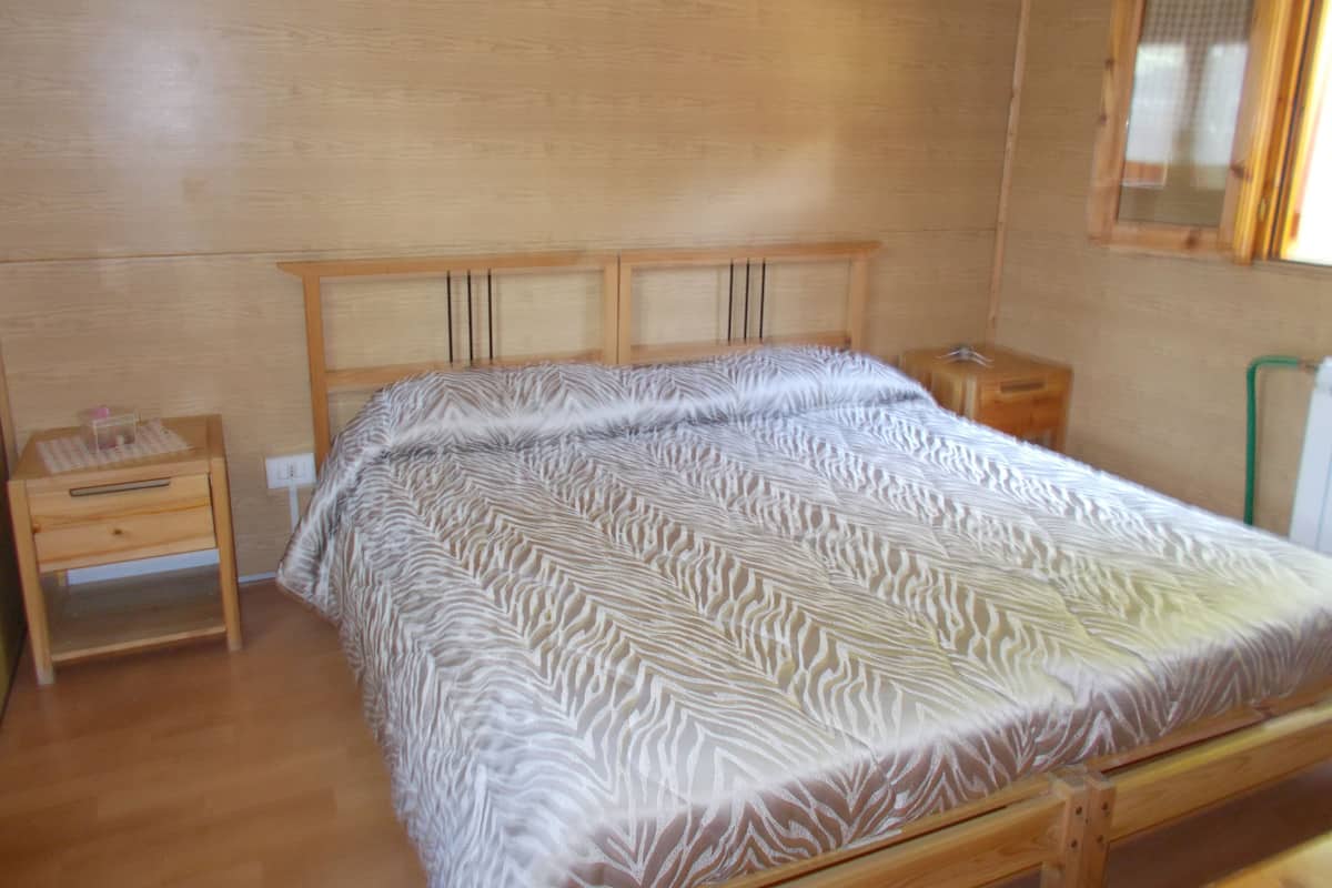 Double or Twin Room, Private Bathroom | 1 bedroom, premium bedding