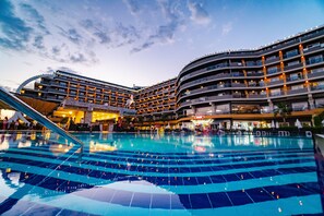 Indoor pool, seasonal outdoor pool, free cabanas, pool umbrellas