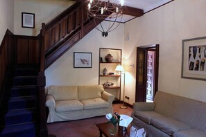 Luxury Villa, 2 Bedrooms | Living area | Flat-screen TV - Dependance Hotel Cyrano (Saronno)