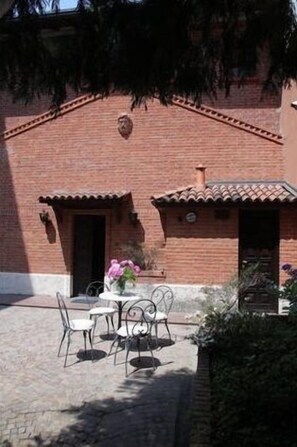 Property entrance - Dependance Hotel Cyrano (Saronno)