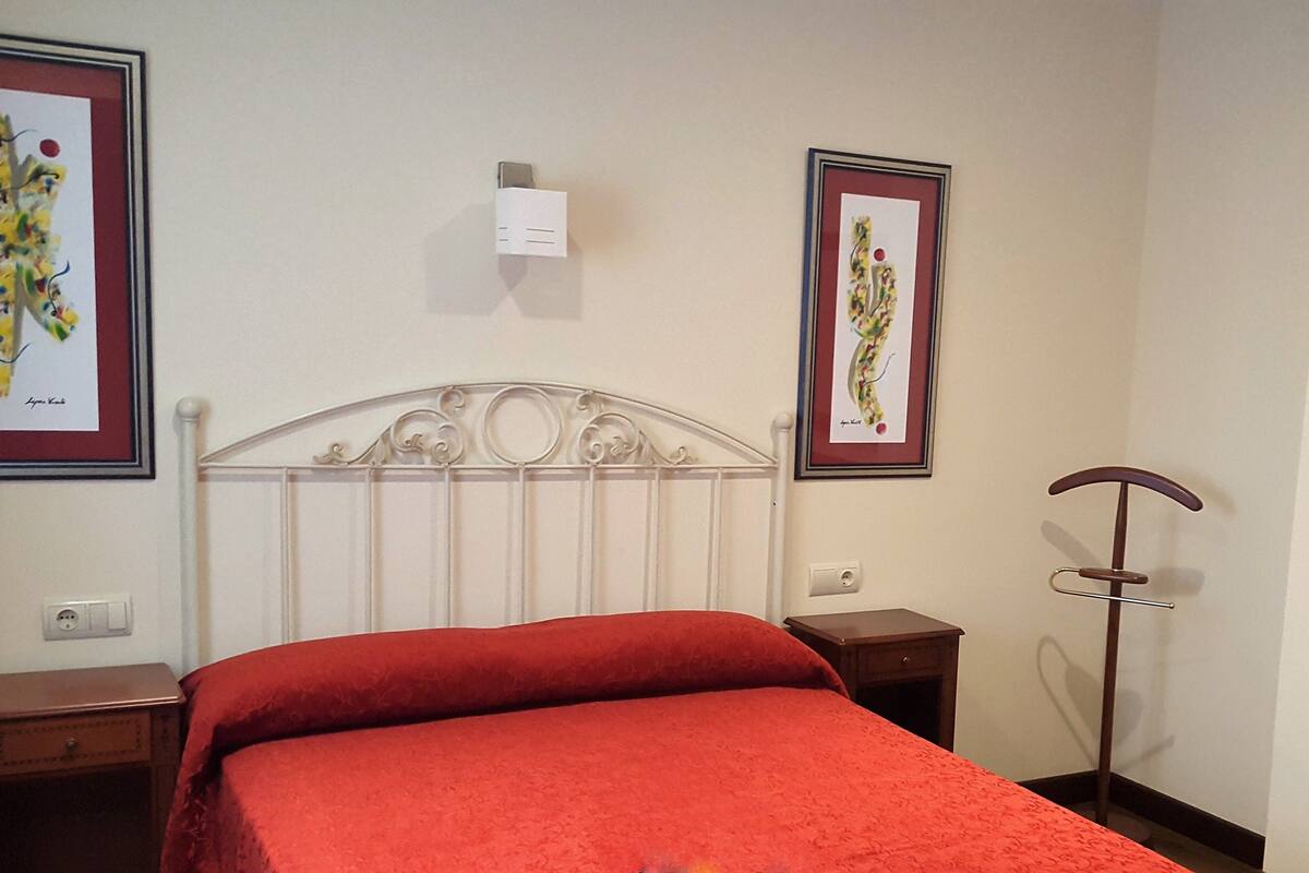 Doppel- oder Zweibettzimmer | Minibar, Schreibtisch, schallisolierte Zimmer, Babybetten