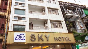Parking - Sky Hotel (Yangon)
