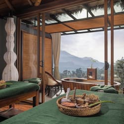 Bain à remous, hammam, soins ayurvédiques, salles de massage et de soins