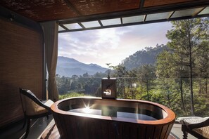 Hot tub, steam room, Ayurvedic treatments, massage/treatment rooms - 98 Acres Resort & Spa (Ella)