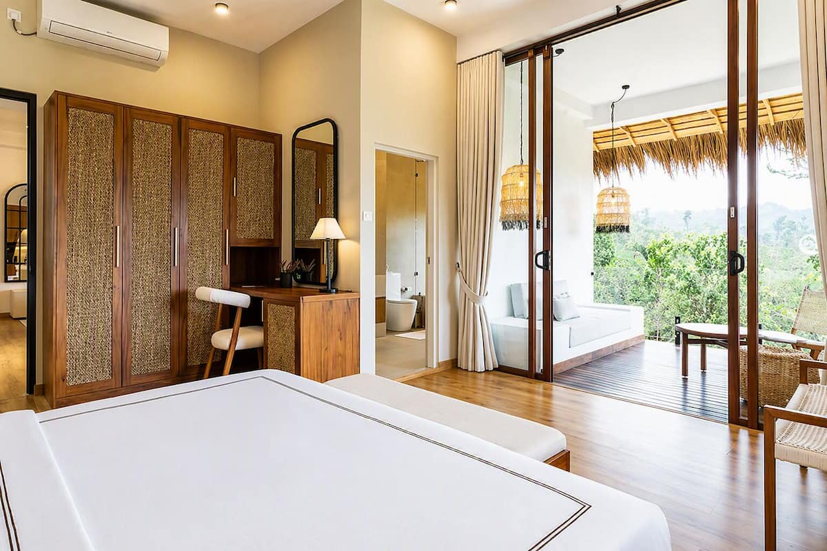 Suite, Balcony, Mountain View | Premium bedding, down comforters, minibar, in-room safe