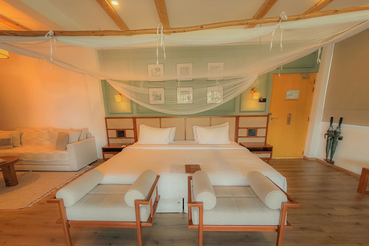 Premium Room, Mountain View | Premium bedding, down comforters, minibar, in-room safe