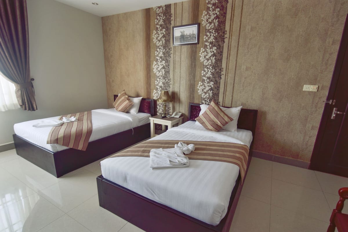 In-room safe, desk, rollaway beds, free WiFi