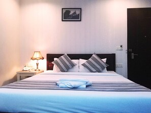 In-room safe, desk, rollaway beds, free WiFi