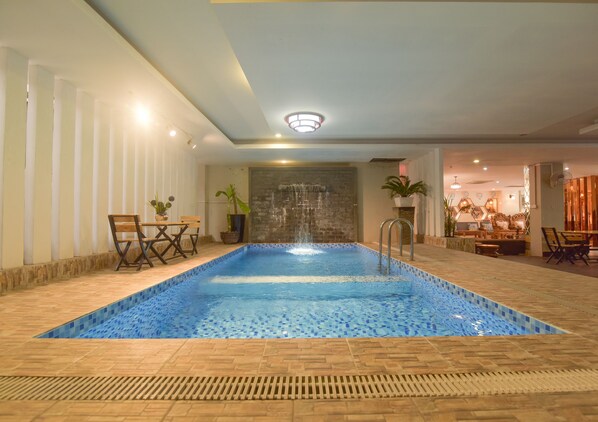 Indoor pool, outdoor pool