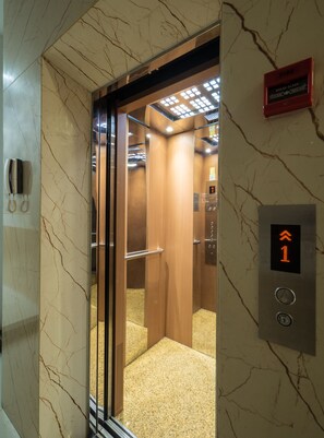 Staircase - Nirvana Hotel Da Nang (Da Nang)